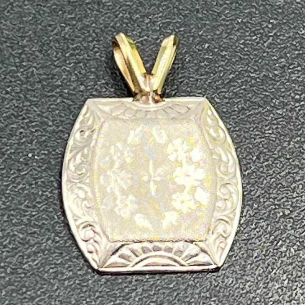 Vintage 14K Two-Tone Gold Ornate Floral Engraved Rectangular Pendant Charm 1.08g